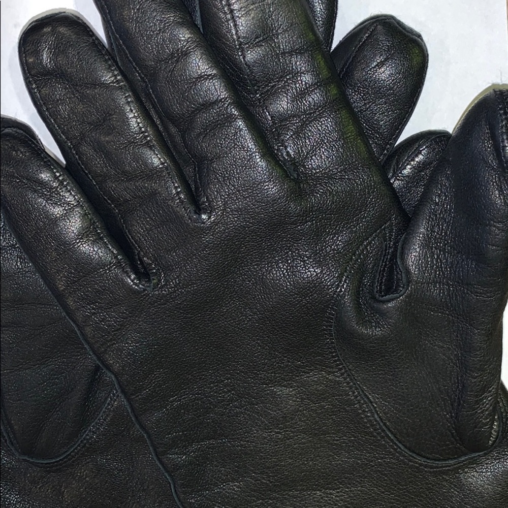 Men’s Prada Gloves!! In new condition